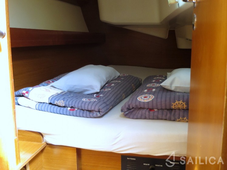 Sun Odyssey 36i - Yacht Charter Sailica