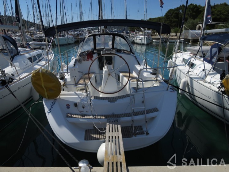 Sun Odyssey 36i - Yacht Charter Sailica