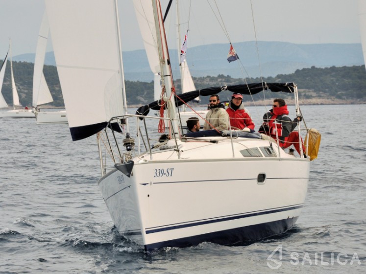 Sun Odyssey 36i - Yacht Charter Sailica