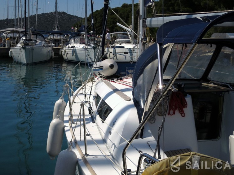 Sun Odyssey 36i - Yacht Charter Sailica