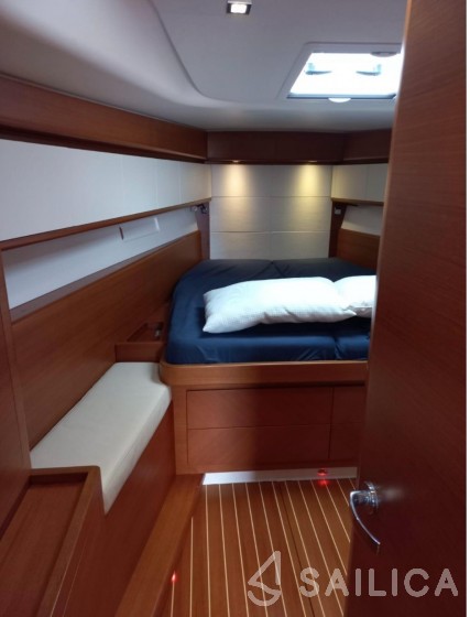 Italia Yachts 13.98 - Yacht Charter Sailica