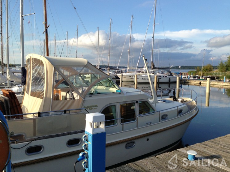 Linssen Grand Sturdy 29.9 AC - Yacht Charter Sailica