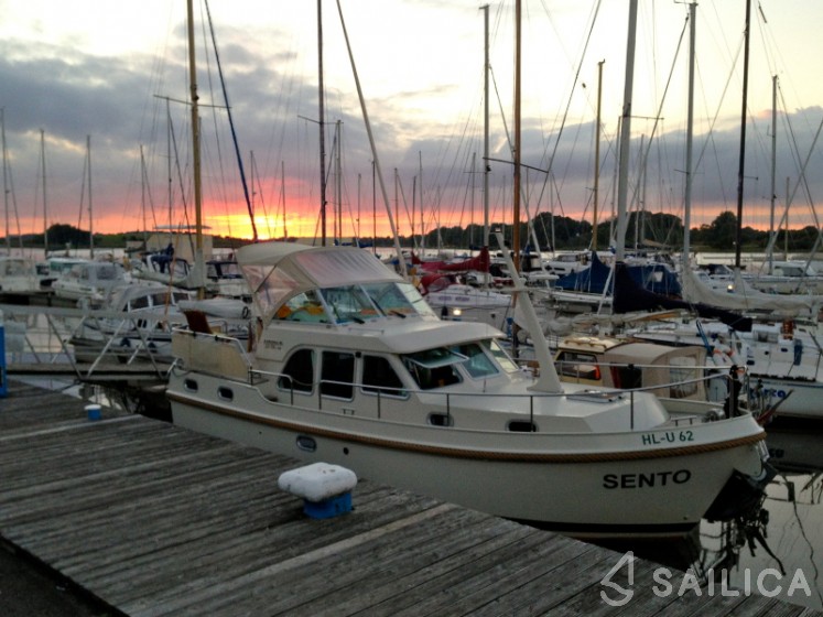 Linssen Grand Sturdy 29.9 AC - Yacht Charter Sailica