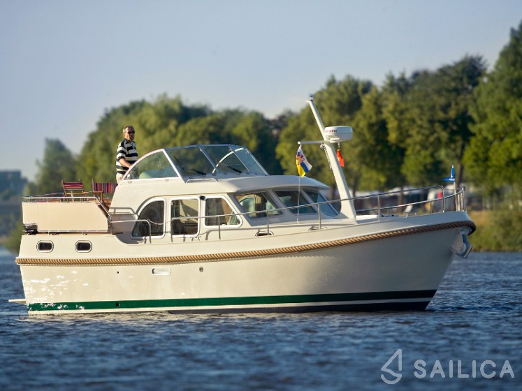 Linssen Grand Sturdy 29.9 AC - Yacht Charter Sailica