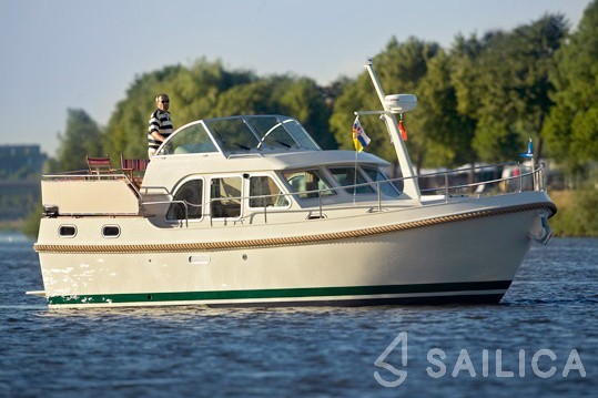 Linssen Grand Sturdy 29.9 AC - Yacht Charter Sailica