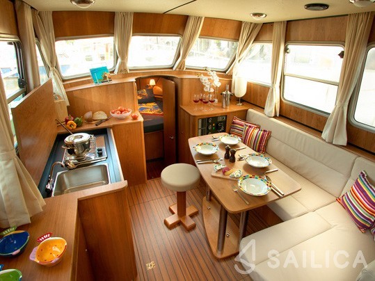 Linssen Grand Sturdy 29.9 AC - Yacht Charter Sailica