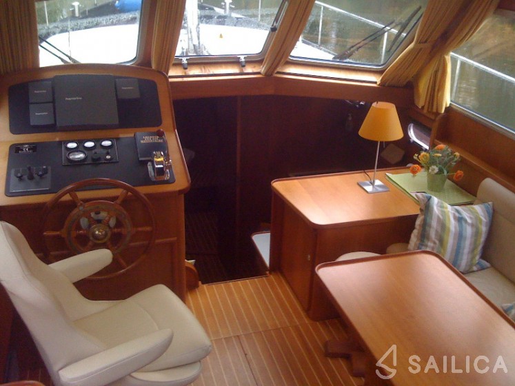 Linssen Grand Sturdy 380 AC - Yacht Charter Sailica
