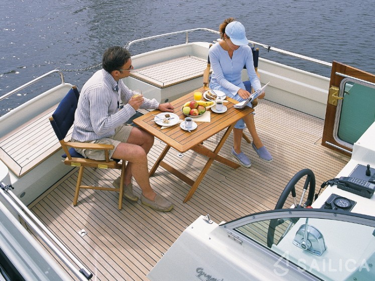 Linssen Grand Sturdy 380 AC - Yacht Charter Sailica