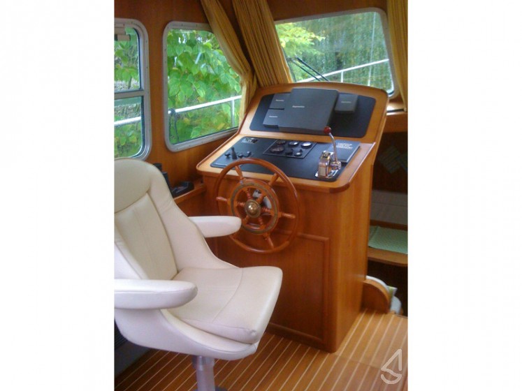 Linssen Grand Sturdy 380 AC - Yacht Charter Sailica