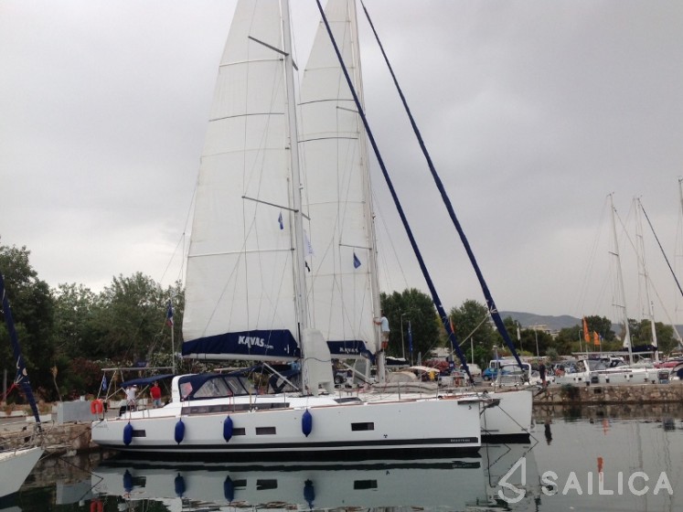 Oceanis 55 - Yacht Charter Sailica
