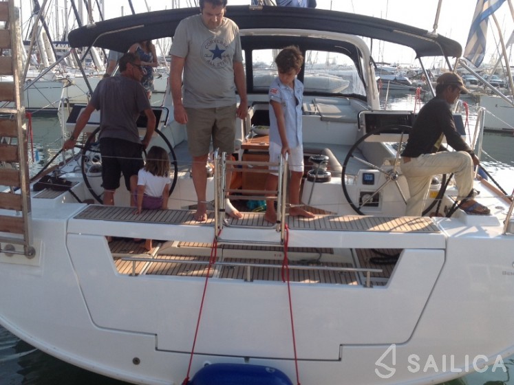 Oceanis 55 - Yacht Charter Sailica