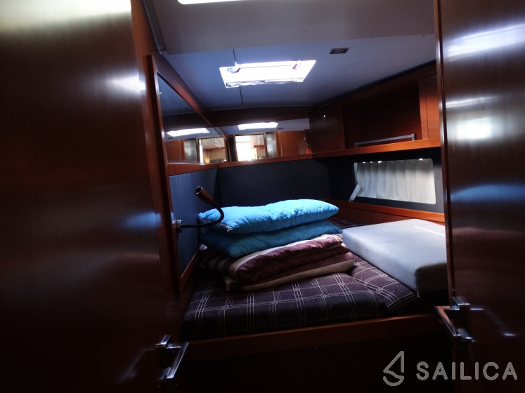 Oceanis 55 - Yacht Charter Sailica