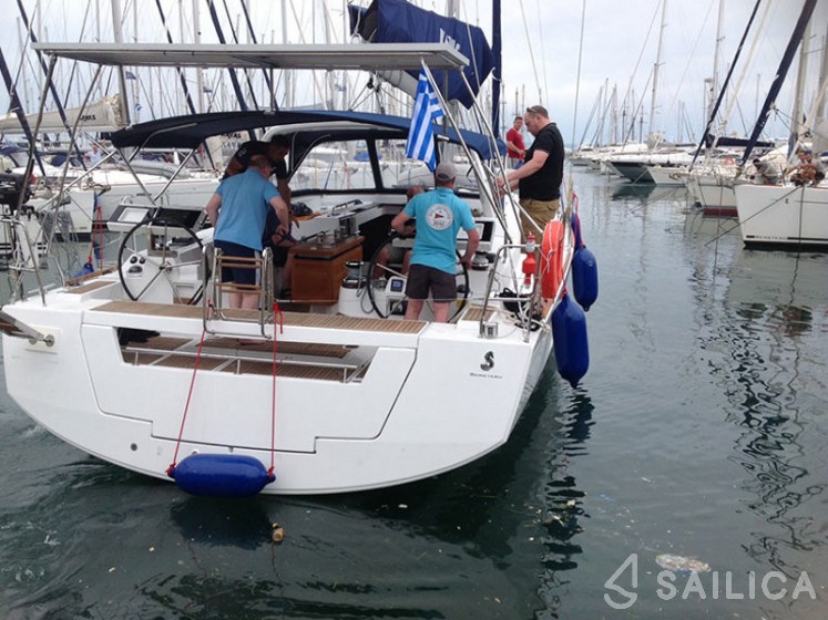 Oceanis 55 - Yacht Charter Sailica