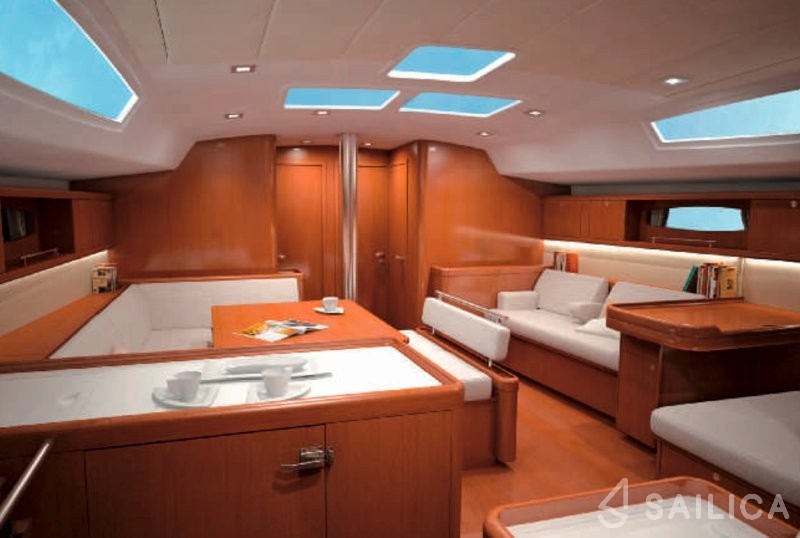 Oceanis 55 - Yacht Charter Sailica