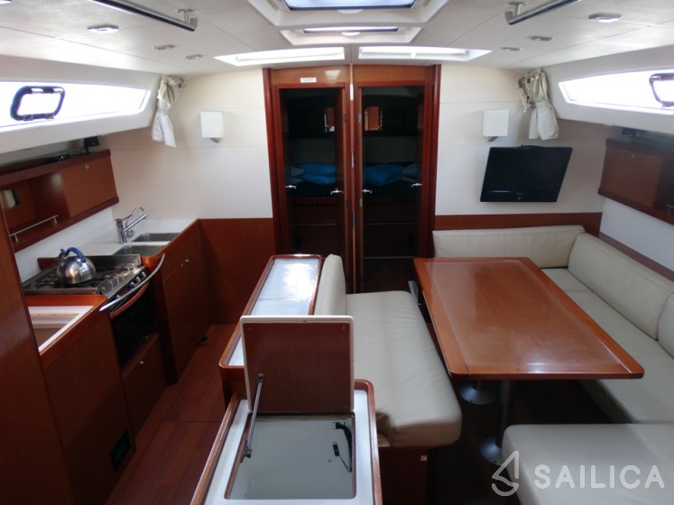 Oceanis 50 Family - Yacht Charter Sailica