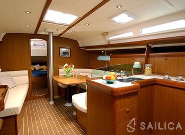 Sun Odyssey 42 i - Yacht Charter Sailica