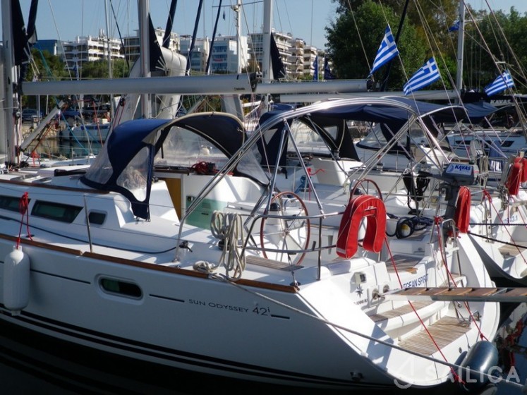 Sun Odyssey 42 i - Yacht Charter Sailica