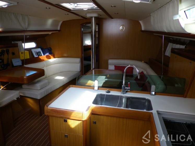 Sun Odyssey 42 i - Yacht Charter Sailica
