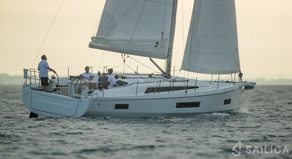 Oceanis 40 - Yacht Charter Sailica