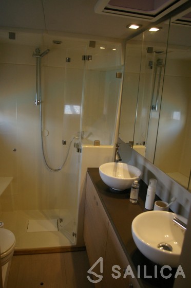 Bali 4.5 - Yacht Charter Sailica
