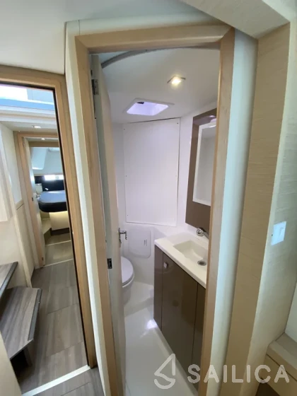Lucia 40 - Yacht Charter Sailica