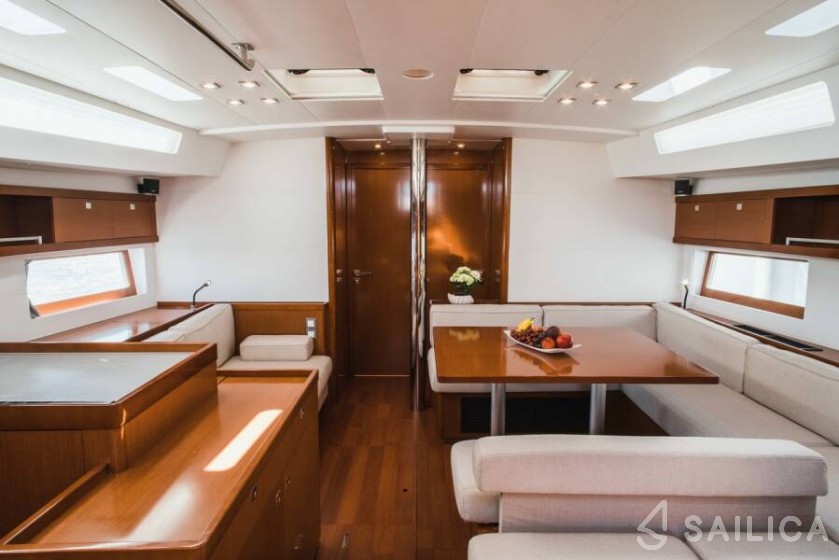 Oceanis 55 - 4 + 1 cab. - Yacht Charter Sailica