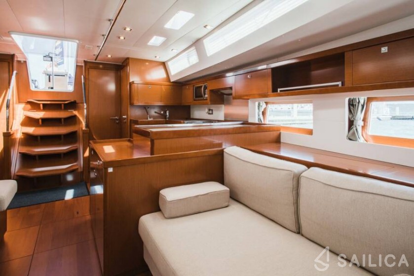 Oceanis 55 - 4 + 1 cab. - Yacht Charter Sailica