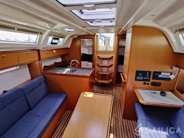 Bavaria 37 Cruiser - Yacht Charter Sailica