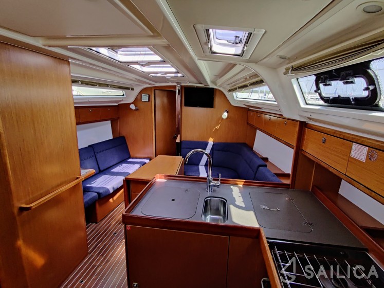Bavaria 37 Cruiser - Yacht Charter Sailica