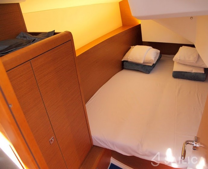 Sun Odyssey 349 - Yacht Charter Sailica