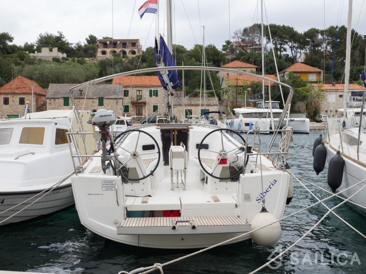 Sun Odyssey 349 - Yacht Charter Sailica