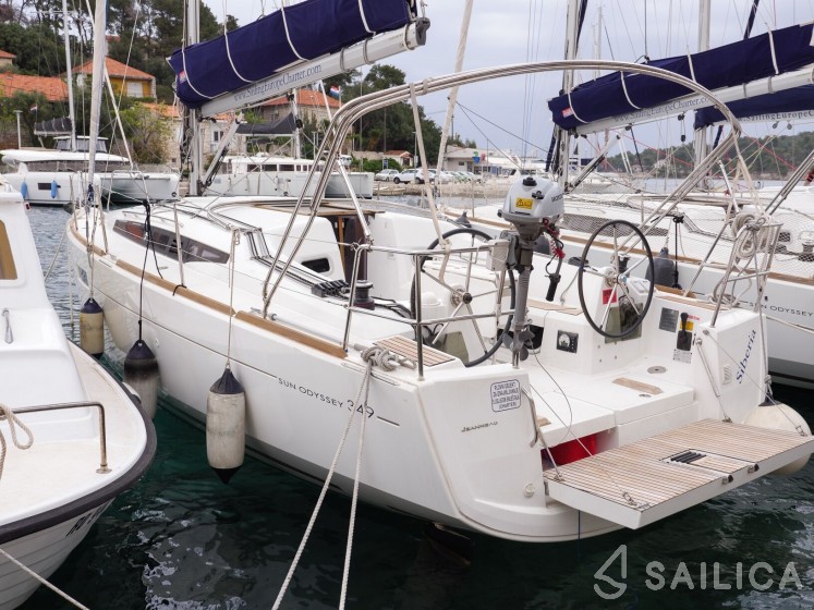 Sun Odyssey 349 - Yacht Charter Sailica
