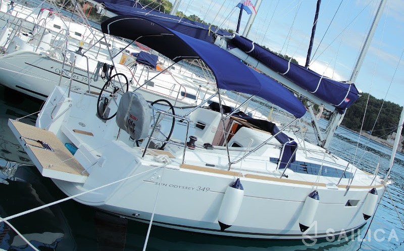 Sun Odyssey 349 - Yacht Charter Sailica