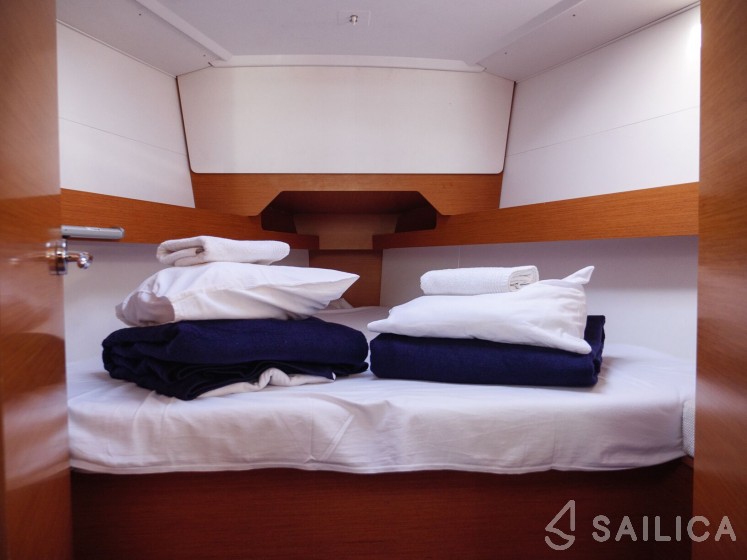 Sun Odyssey 349 - Yacht Charter Sailica