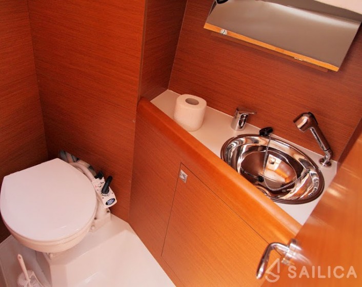Sun Odyssey 349 - Yacht Charter Sailica