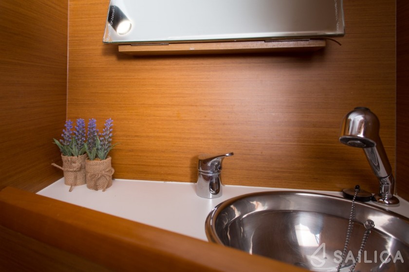 Sun Odyssey 349 - Yacht Charter Sailica