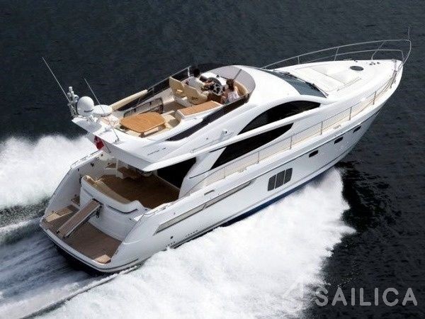 Fairline 48 - Yacht Charter Sailica