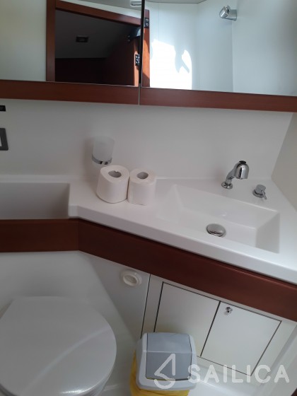 Oceanis 46.1 - Yacht Charter Sailica