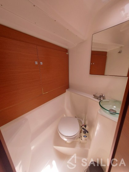 Dufour 460 GL - Yacht Charter Sailica