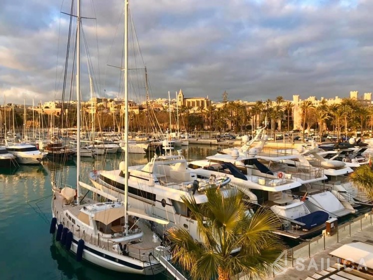 Dufour 460 GL - Yacht Charter Sailica
