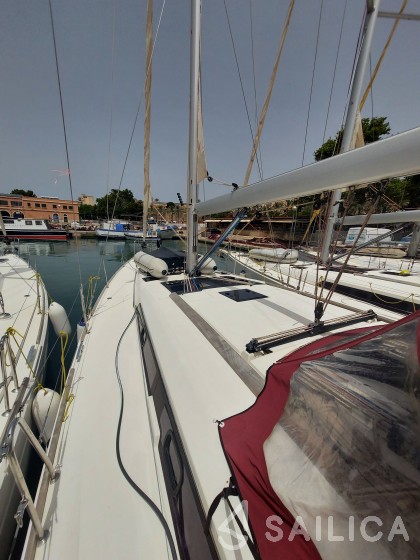 Dufour 460 GL - Yacht Charter Sailica
