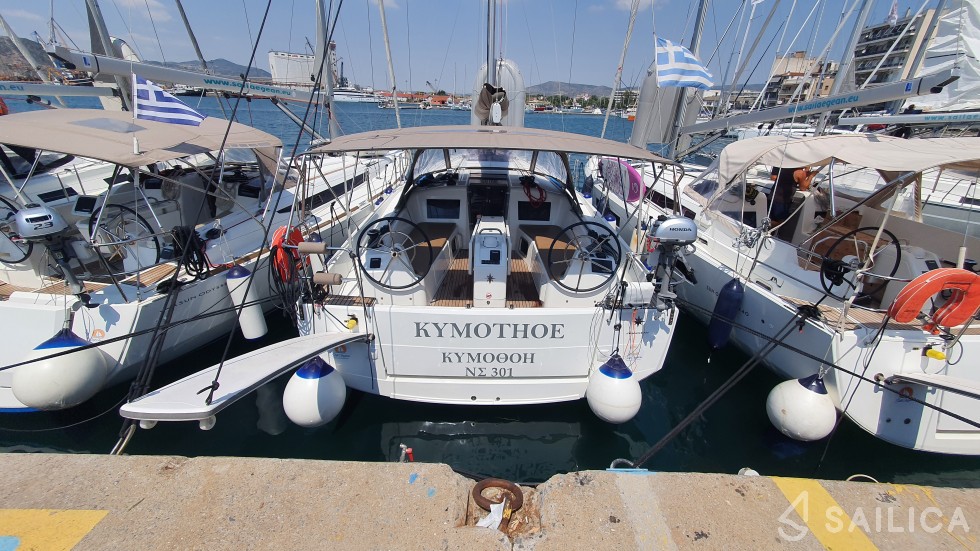 Sun Odyssey 410 - Yacht Charter Sailica
