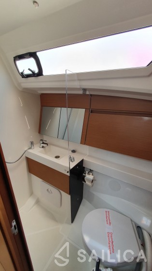 Sun Odyssey 410 - Yacht Charter Sailica