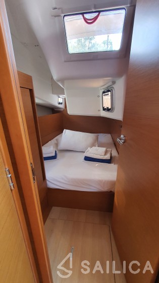 Sun Odyssey 410 - Yacht Charter Sailica