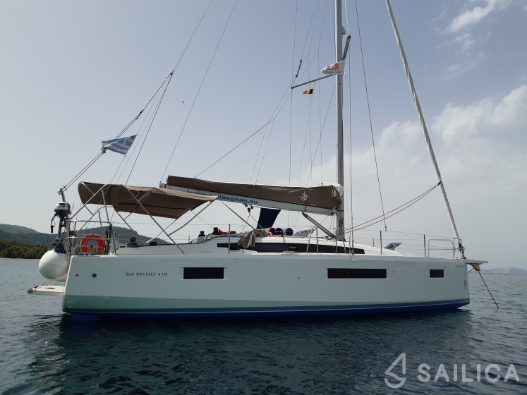 Sun Odyssey 410 - Yacht Charter Sailica