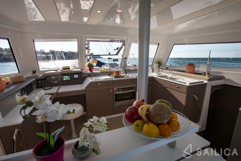 Bali Catspace - Yacht Charter Sailica