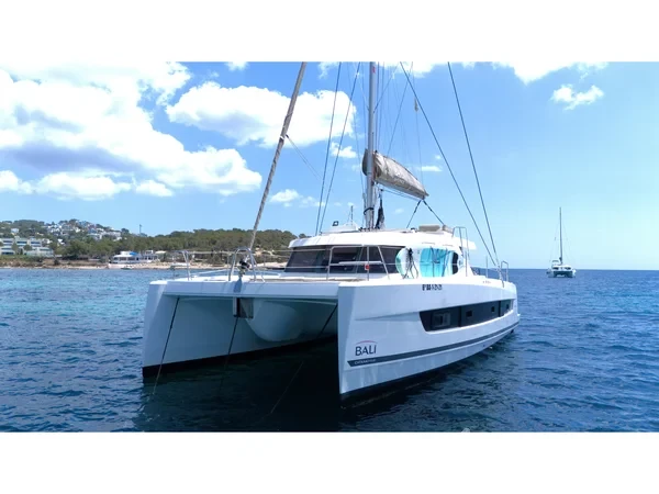 Bali Catspace - Yacht Charter Sailica