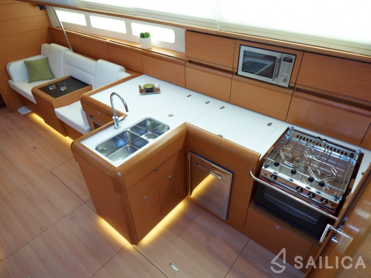 Sun Odyssey 509 - Yacht Charter Sailica