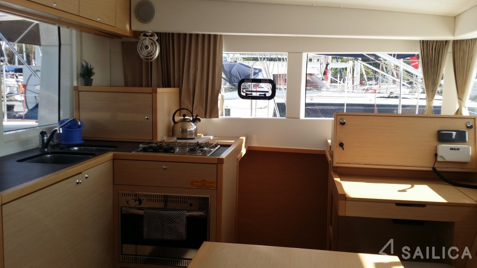 Lagoon 39 - Yacht Charter Sailica
