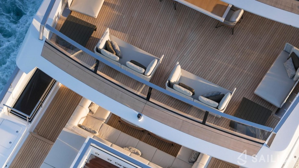 Sanlorenzo 52 Steel - Yacht Charter Sailica
